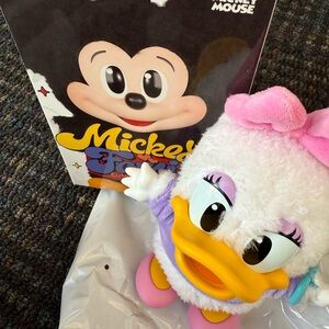 Disney Mickey Mouse Cute Together Keychain - Daisy Duck